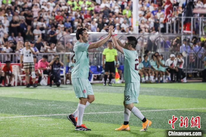 以体育为桥梁：卡卡现身贵州村超点燃中拉人文