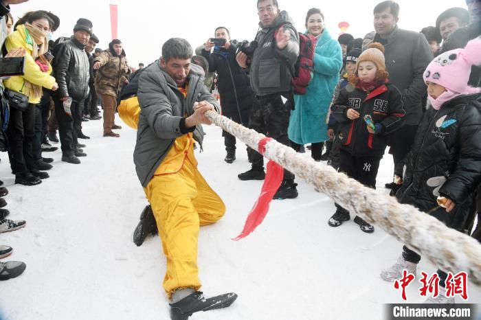 新雪来潮拉开冬游疏勒大幕：新疆喀什开启冰雪