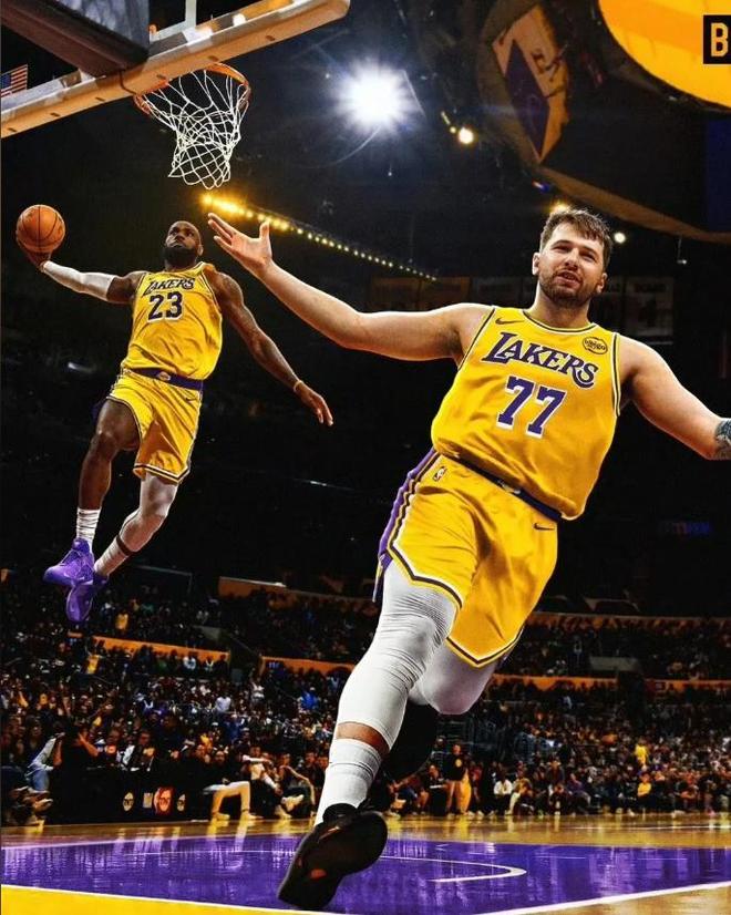 41岁詹姆斯14投13中轰30分，手肘受伤仍率队取胜