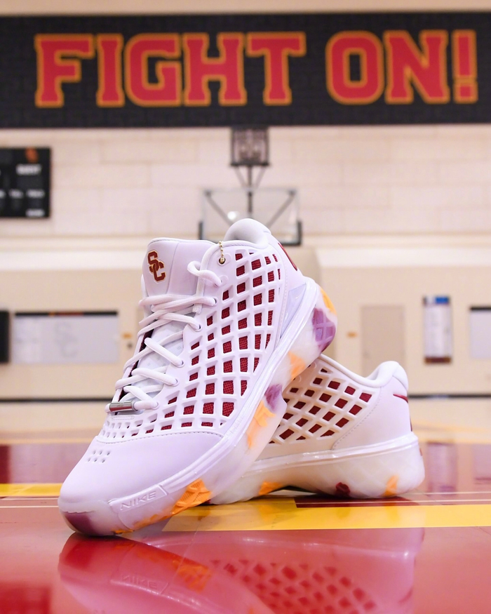 南加大女篮专属Kobe 3 Low PE球鞋正式亮相