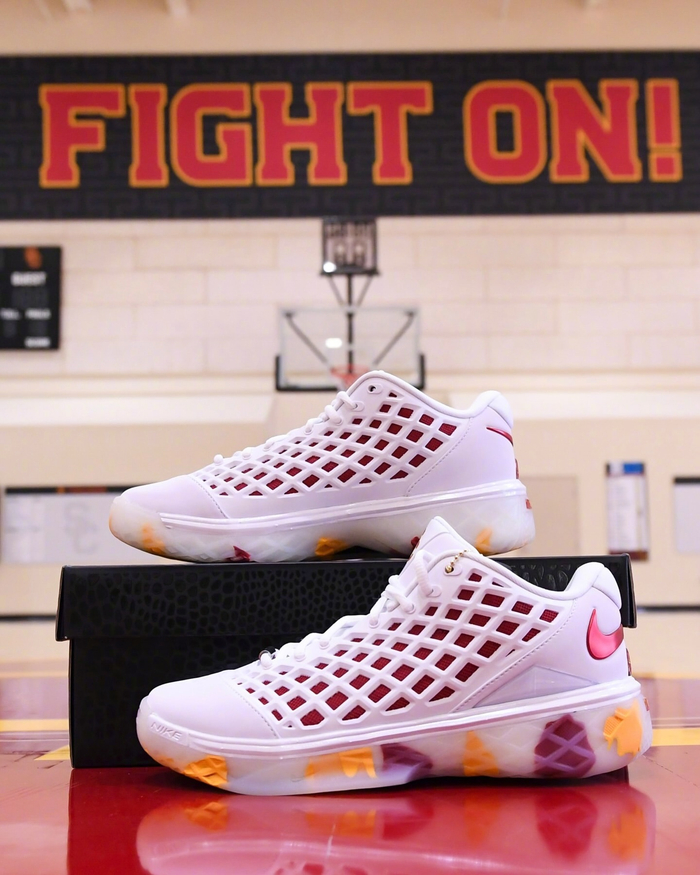 南加大女篮专属Kobe 3 Low PE球鞋正式亮相