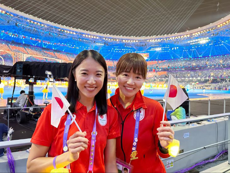 日本马术名将高田茉莉亚抵达杭州亚运会 亲历赛