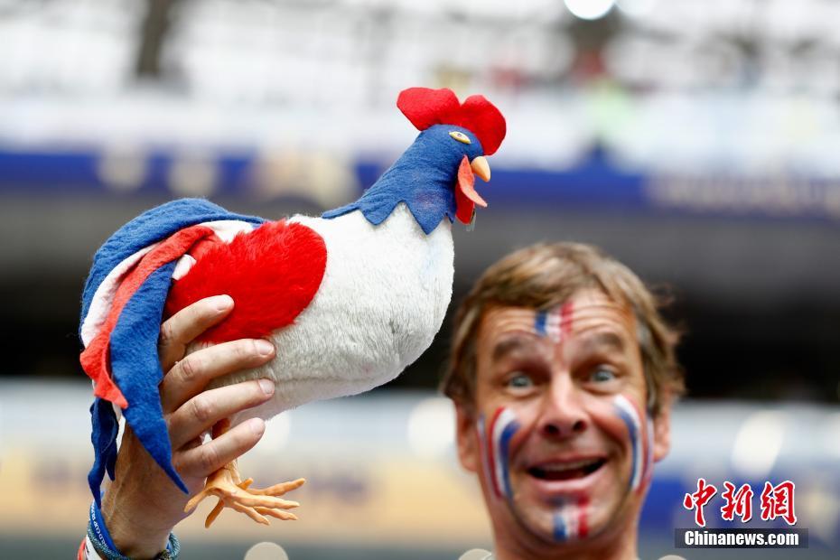 梅西C罗欧冠重逢世界足球日 疫情下的足球记忆与