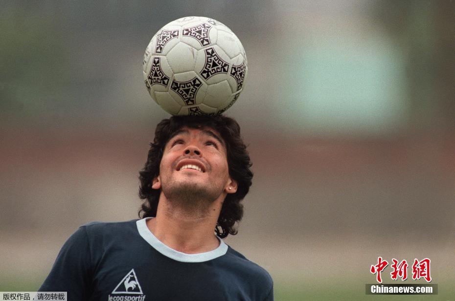 梅西C罗欧冠重逢世界足球日 疫情下的足球记忆与