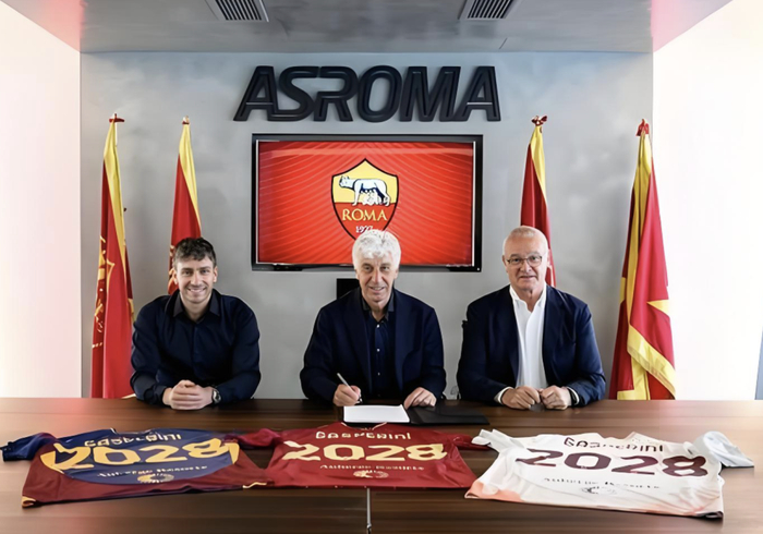 罗马双帅理念冲突引争议，加斯佩里尼发布会泪