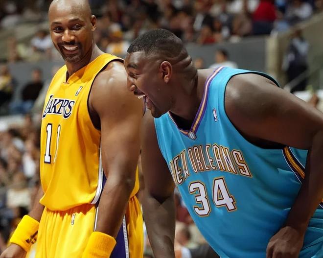 降薪签约成球队夺冠关键：十大球星以牺牲换团