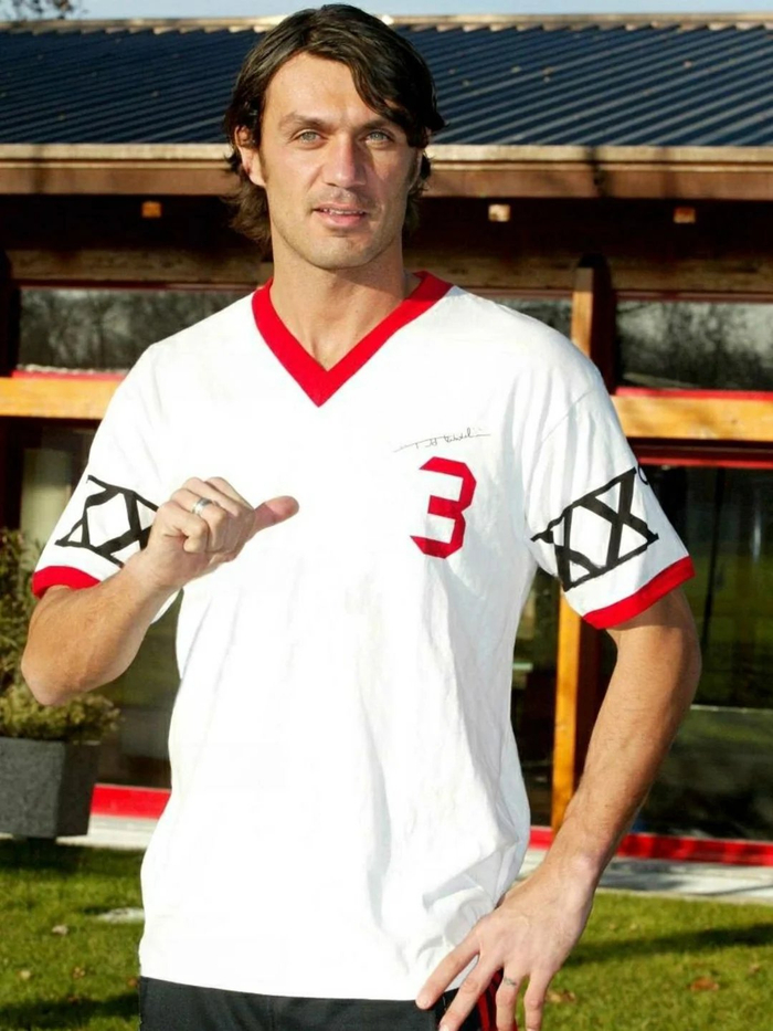 保罗·马尔蒂尼米兰生涯回顾：从青训到传奇的辉